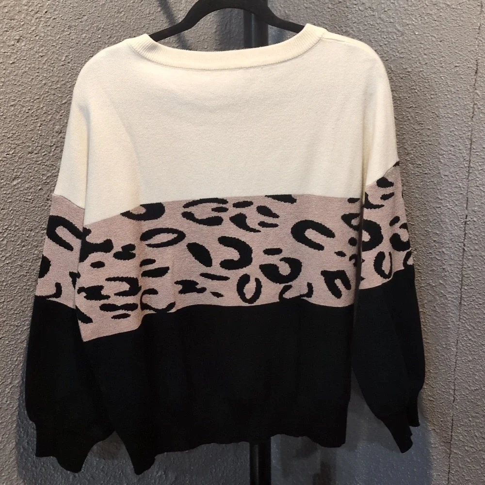 Patterned Sweater - Picture 3 of 4